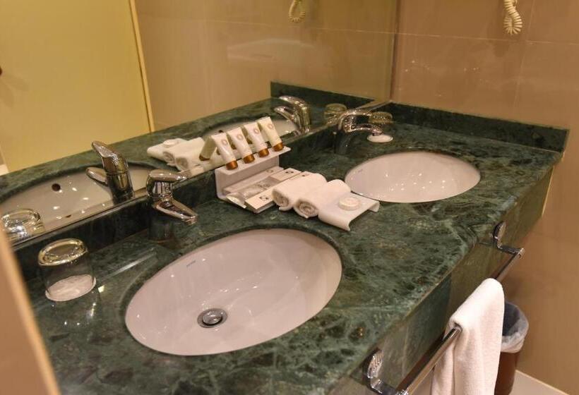 اتاق اجرایی با تخت بزرگ, Inn & Go Kuwait Plaza