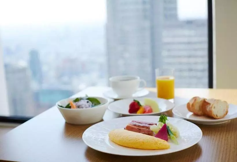 キングサイズベッドのスーペリアルーム, Keio Plaza Hotel Tokyo