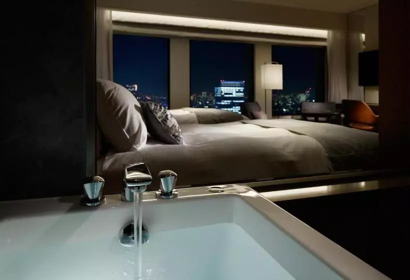 デラックスの４人部屋, Keio Plaza Hotel Tokyo