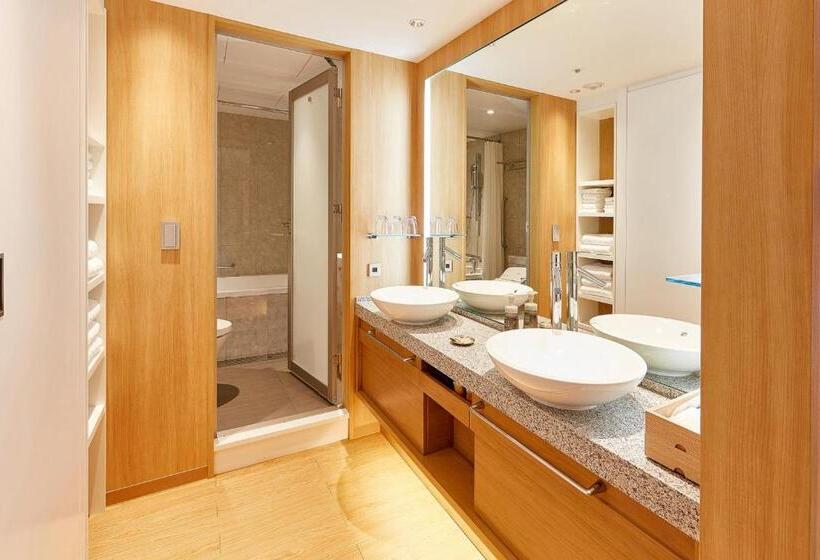 디럭스 패밀리 룸, Keio Plaza Hotel Tokyo