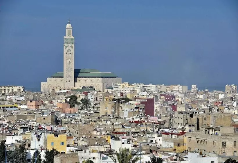 اتاق سوپریور, Kenzi Basma