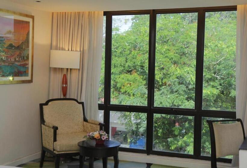 Номер Deluxe, Perdana Kota Bharu