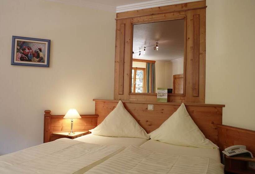 Habitación Deluxe, Logis Hotel Restaurant Petry