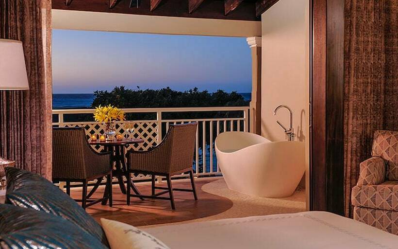 سوییت با چشم‌انداز جانبی دریا, Sandals Royal Caribbean   All Inclusive Couples Only