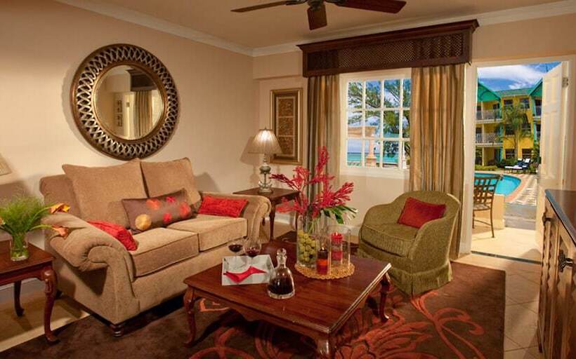 سوئیت رویال, Sandals Royal Caribbean   All Inclusive Couples Only