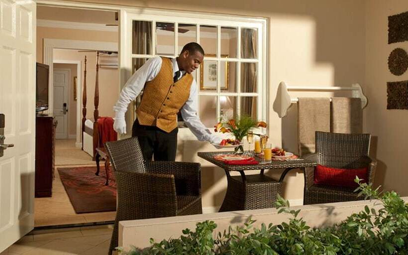 سوئیت رویال, Sandals Royal Caribbean   All Inclusive Couples Only