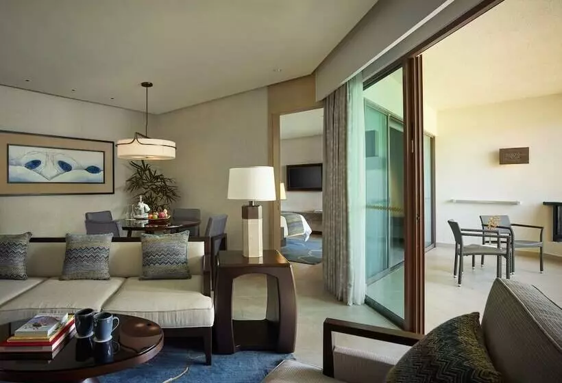 سوئیت اجرایی با چشم‌انداز دریا, Shangri La Tanjung Aru, Kota Kinabalu