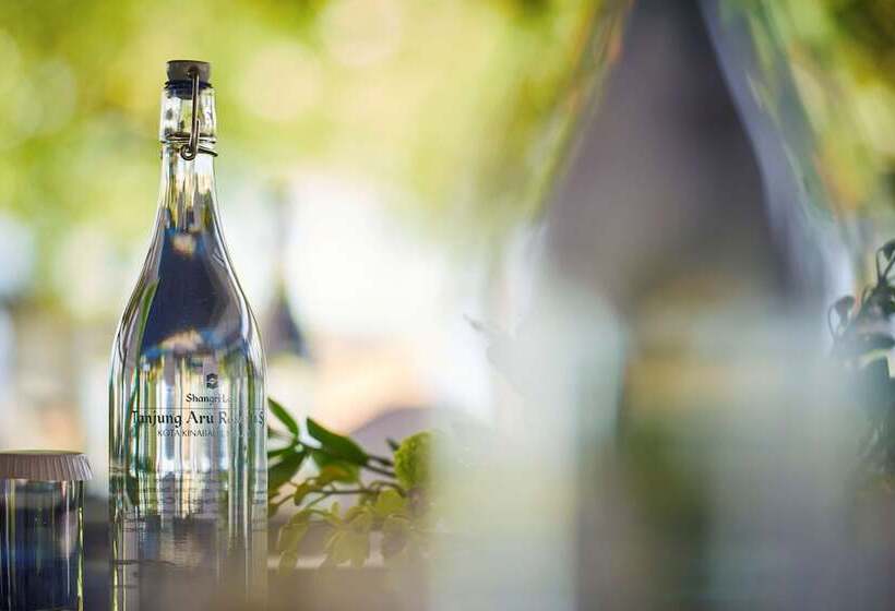 סוויטת דלוקס נוף לים, Shangri La Tanjung Aru, Kota Kinabalu