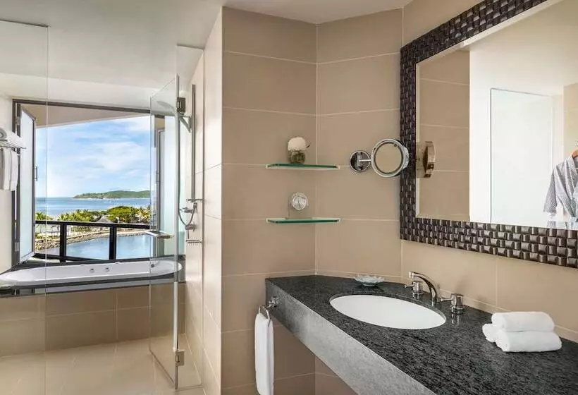 Deluxe Suite Sea View, Shangri La Tanjung Aru, Kota Kinabalu