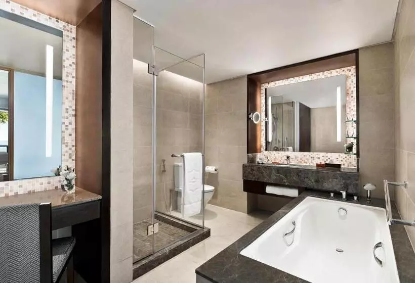 سوئیت اجرایی با چشم‌انداز دریا, Shangri La Tanjung Aru, Kota Kinabalu
