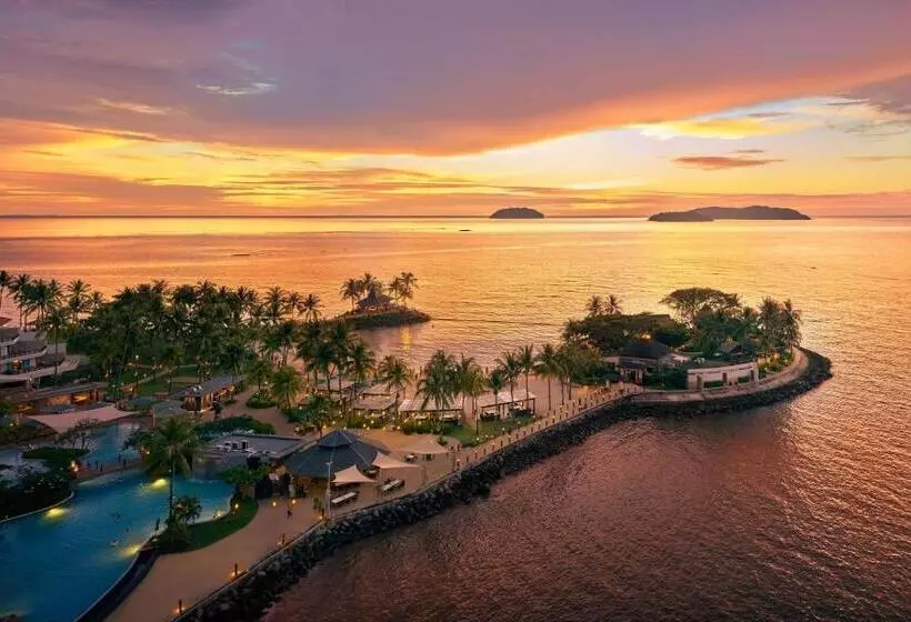 اتاق استاندارد با چشم‌انداز کوهستان, Shangri La Tanjung Aru, Kota Kinabalu