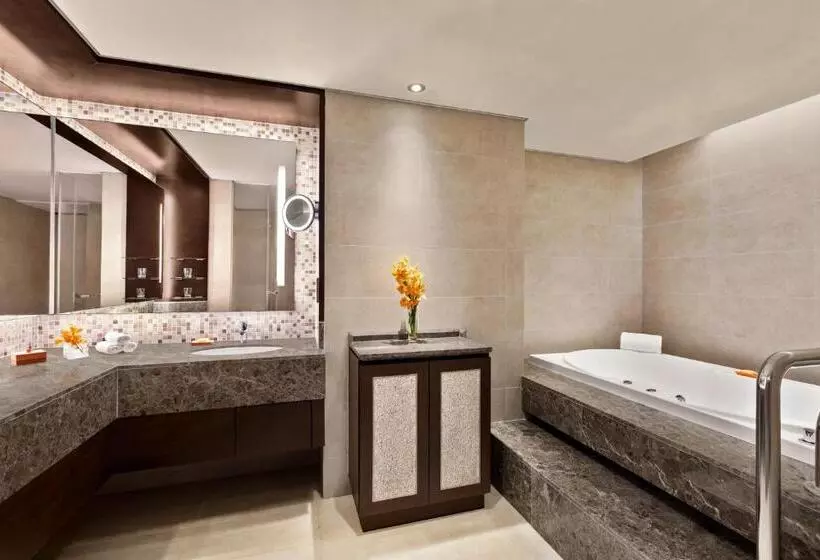 Deluxe Suite Sea View, Shangri La Tanjung Aru, Kota Kinabalu