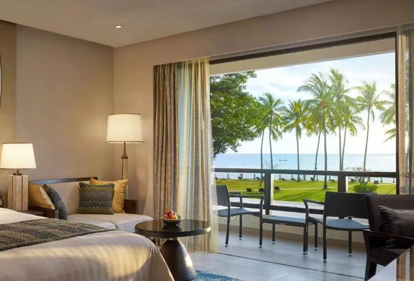 Club Room King Bed, Shangri La Tanjung Aru, Kota Kinabalu