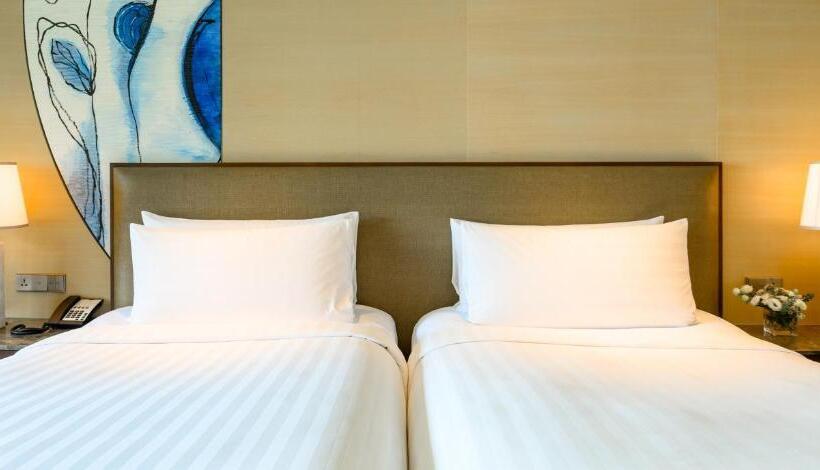 חדר סטנדרט נוף לים עם טרסה, Shangri La Tanjung Aru, Kota Kinabalu