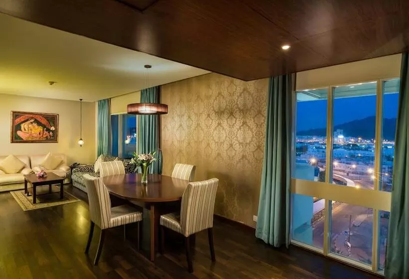 سوییت, Al Falaj Hotel   Selection Of Breakfast Or Suhior And Dinner Or Iftar   Valid For Stays Between 19 F