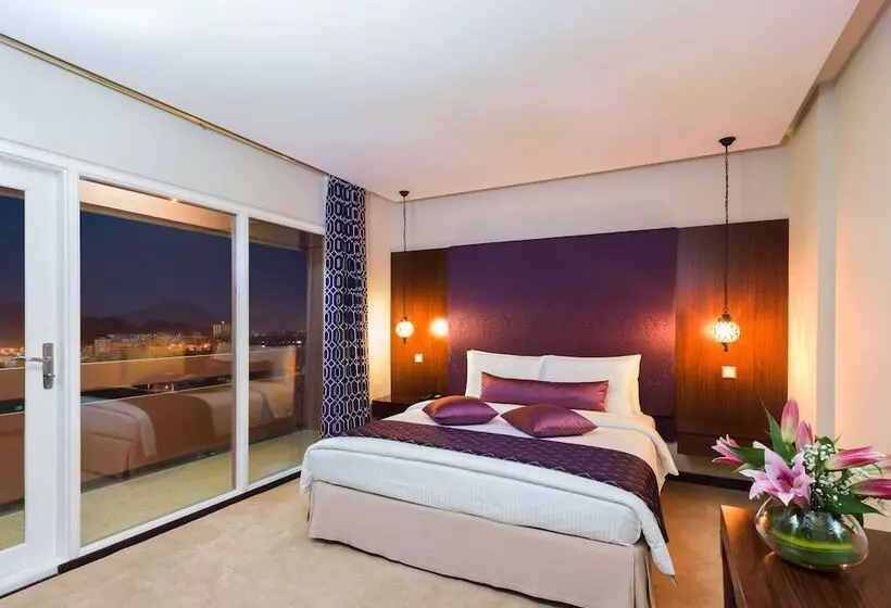 سوییت, Al Falaj Hotel   Selection Of Breakfast Or Suhior And Dinner Or Iftar   Valid For Stays Between 19 F