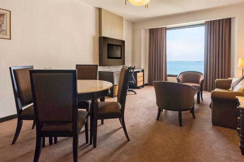 סוויטה, Bayview Hotel Georgetown Penang