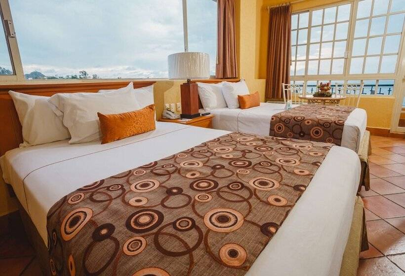 Люкс, Best Western Posada Freeman