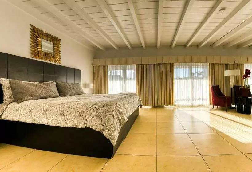 سوییت جونیور با بالکن, Casa Del Sol