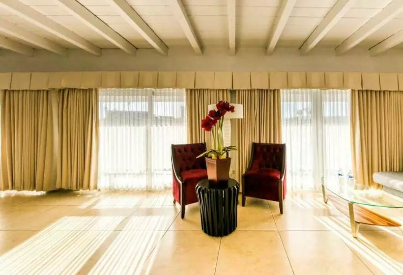 سوییت جونیور با بالکن, Casa Del Sol