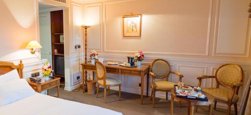 デラックスルーム, Hôtel Colbert   Spa & Casino