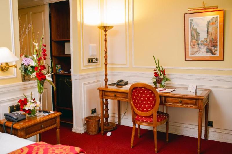 デラックスルーム, Hôtel Colbert   Spa & Casino