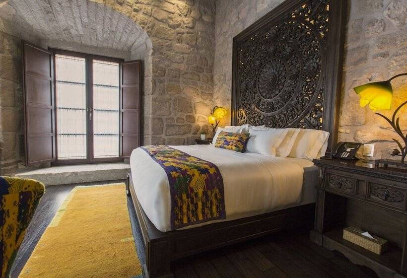 디럭스 룸, De La Soledad