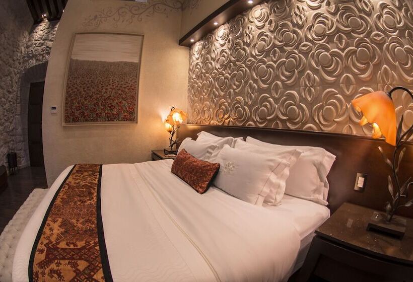 디럭스 룸, De La Soledad