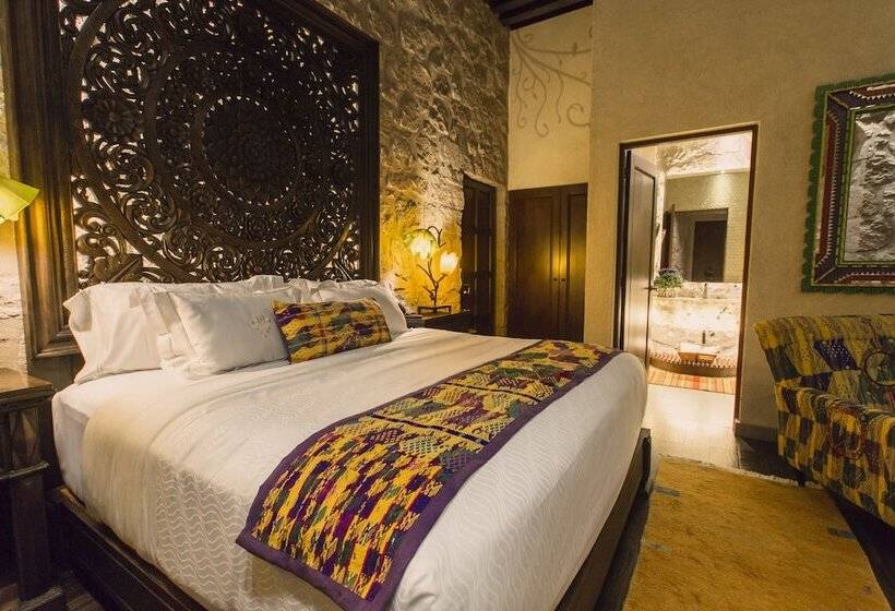 디럭스 룸, De La Soledad