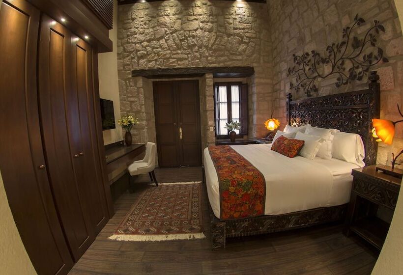 디럭스 룸, De La Soledad