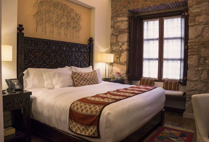 스탠다드 룸, De La Soledad