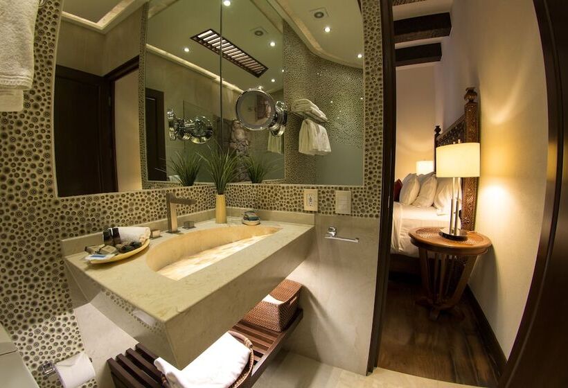 스탠다드 룸, De La Soledad