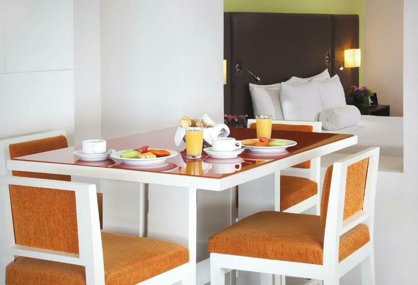 جناح جونيور, Emporio Mazatlan