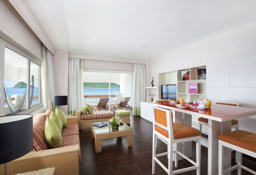 جناح جونيور, Emporio Mazatlan