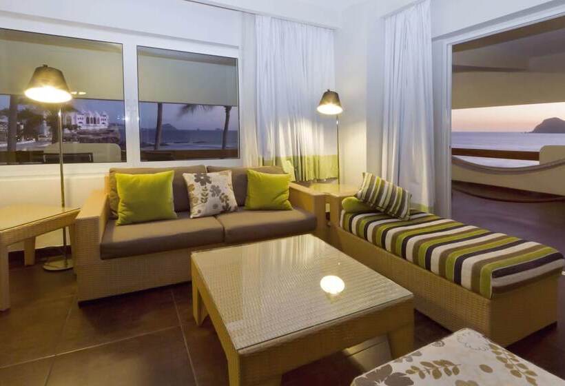 غرفة برستيج, Emporio Mazatlan