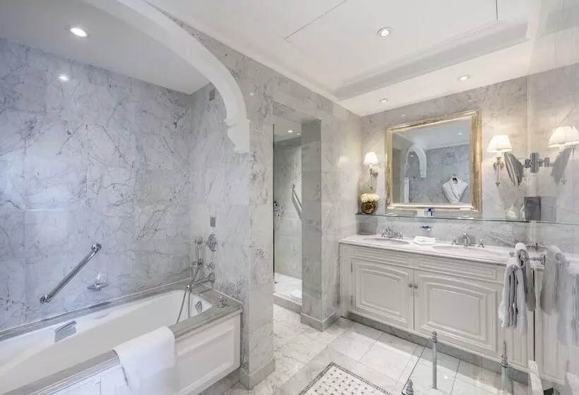 اتاق استاندارد با تراس و چشم‌انداز دریا, Hôtel Hermitage Monte Carlo
