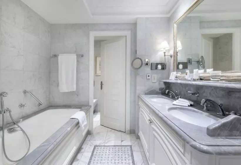 سوییت جونیور با چشم‌انداز دریا, Hôtel Hermitage Monte Carlo