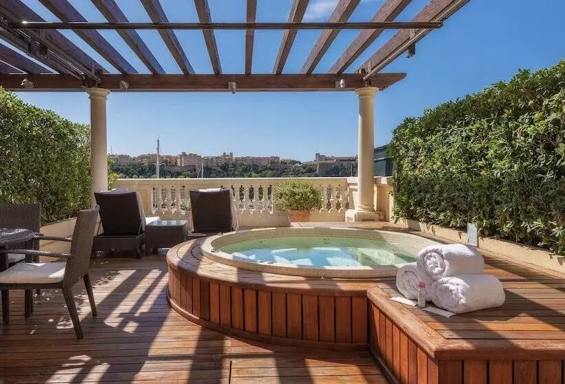 سوییت جونیور با چشم‌انداز دریا, Hôtel Hermitage Monte Carlo