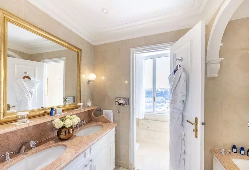 سوییت جونیور با چشم‌انداز دریا, Hôtel Hermitage Monte Carlo