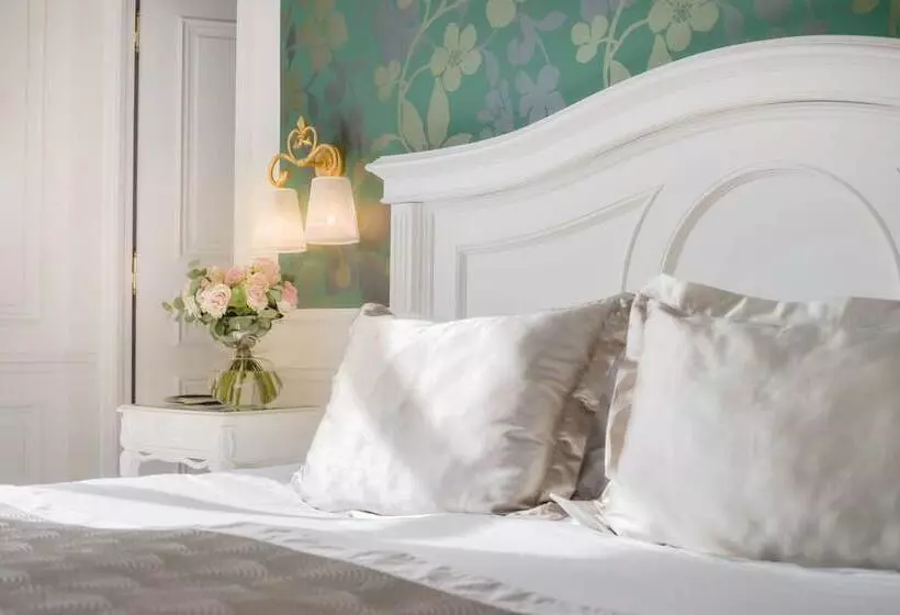 سوییت جونیور با چشم‌انداز دریا, Hôtel Hermitage Monte Carlo