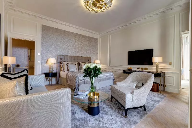 سوییت با چشم‌انداز دریا, Hôtel Hermitage Monte Carlo