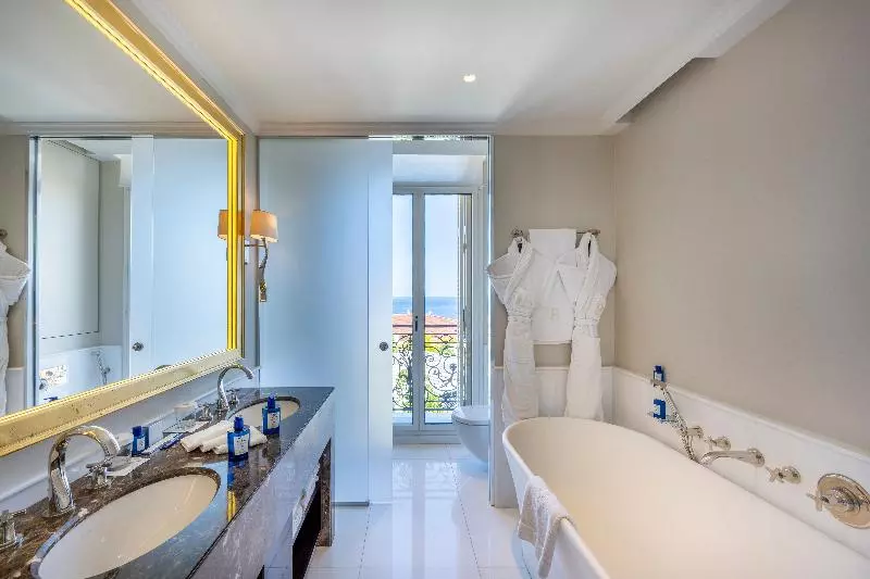 سوییت با چشم‌انداز دریا, Hôtel Hermitage Monte Carlo