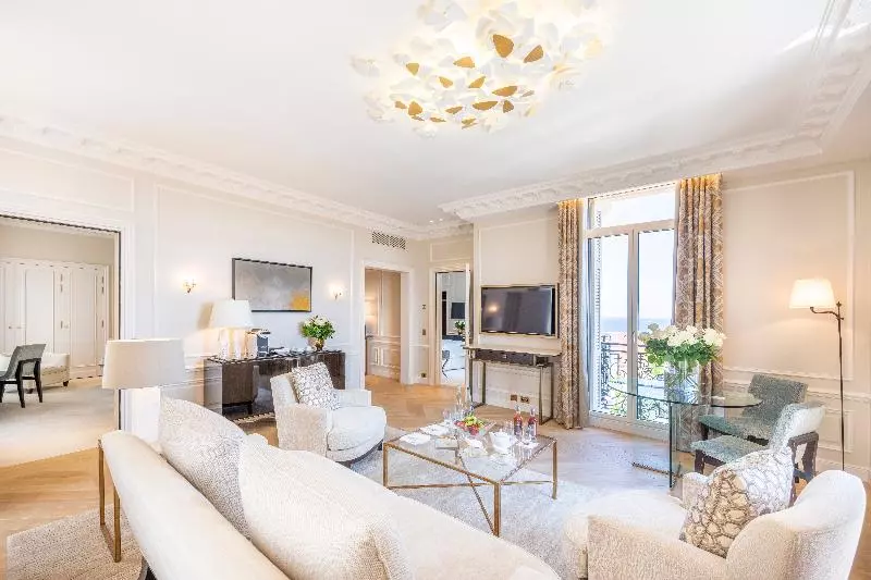 سوییت با چشم‌انداز دریا, Hôtel Hermitage Monte Carlo