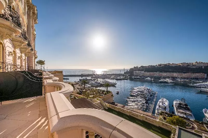 اتاق استاندارد با تراس و چشم‌انداز دریا, Hôtel Hermitage Monte Carlo
