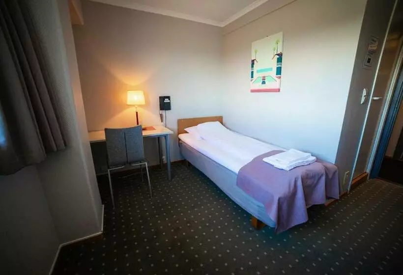 Standard Yhden Hengen Huone, Torp
