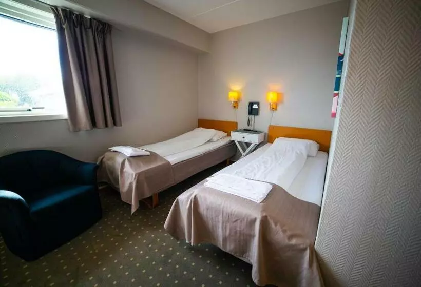 Standard Kolmen Hengen Huone, Torp