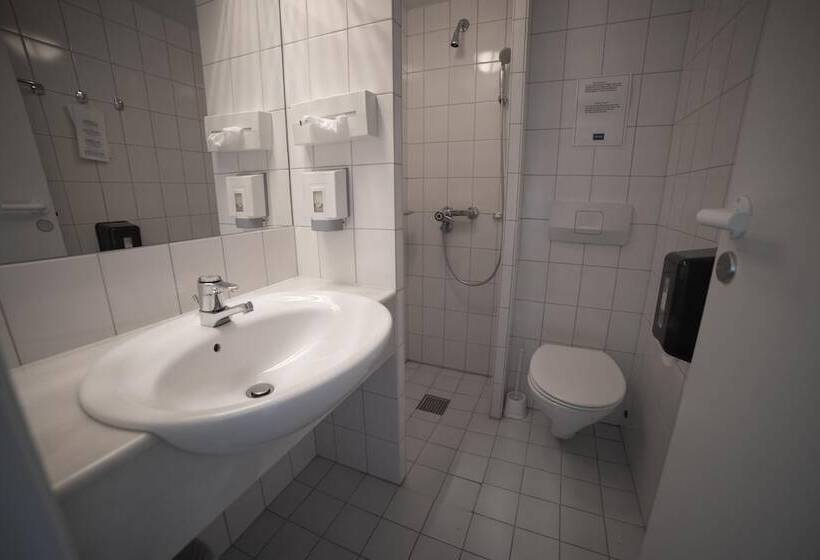 اتاق استاندارد چهار تخته, Torp