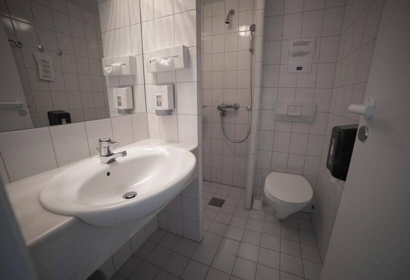 اتاق استاندارد چهار تخته, Torp