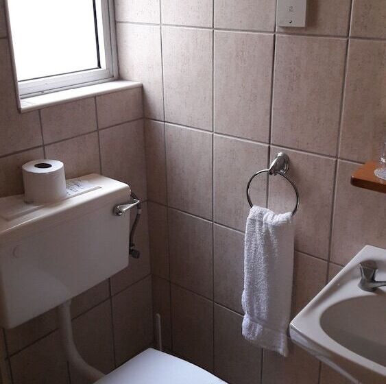 اتاق اکونومی, Tropicana