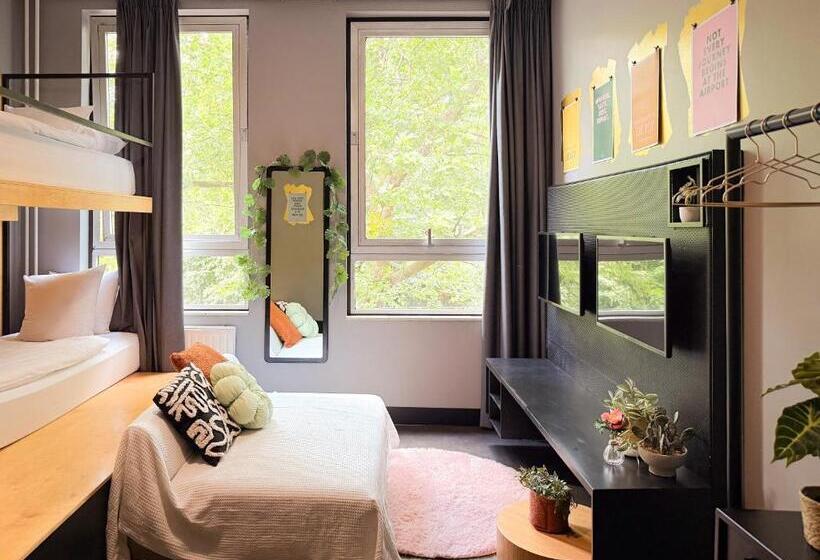 带铺位的标准四人间, De Pijp Boutique Hotel